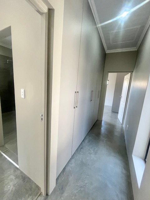 3 Bedroom Property for Sale in Outeniquasbosch Western Cape